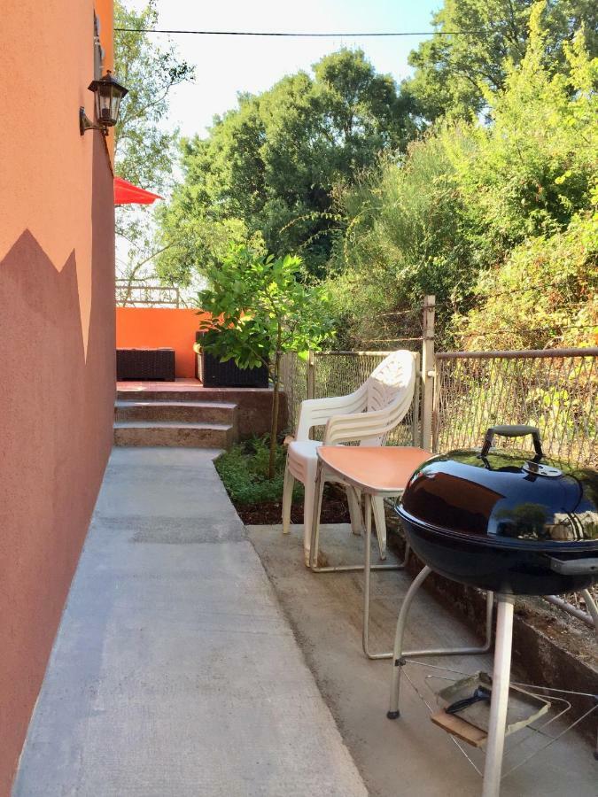 Holiday Home Orange Utjeha Exterior photo